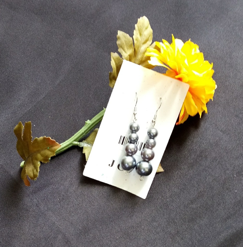 Pearl Black bead dangle fashion earrings